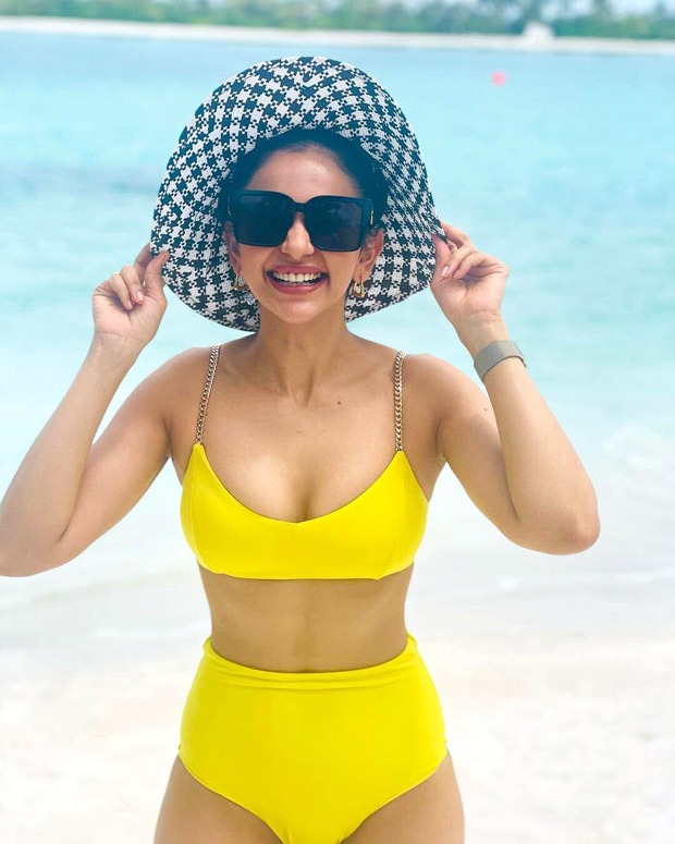 Rakul Preet Singh sizzles in yellow bikini in Maldives, see photos 